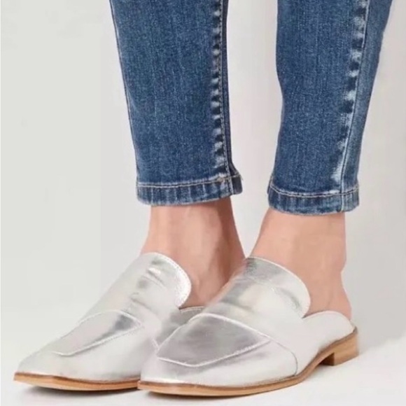 Free People at ease silver mules size 8 / 39. - Picture 6 of 6